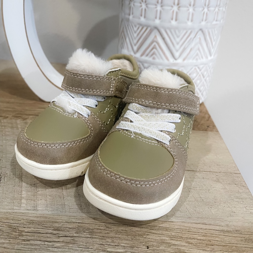 Carter’s Baby Shoe- never worn!